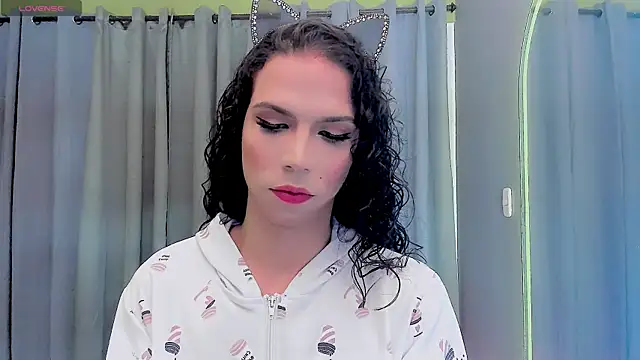 Snapshot of gatitavenecis chatting on 03-06-25, 06:41 gatitavenecis online show from 03-06-25, 06:41