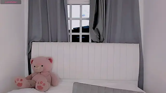 Snapshot of gatitavenecis chatting on 09-13-25, 10:48 gatitavenecis online show from 09-13-25, 10:48