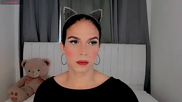 Snapshot of gatitavenecis chatting on 09-24-25, 05:05 gatitavenecis online show from 09-24-25, 05:05