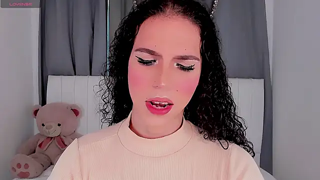 Snapshot of gatitavenecis chatting on 09-25-25, 03:49 gatitavenecis online show from 09-25-25, 03:49