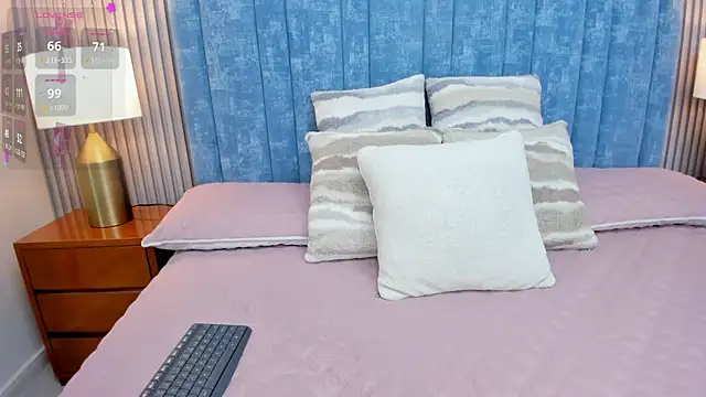 pretty sunlight  online show from 10-25-25, 01:46