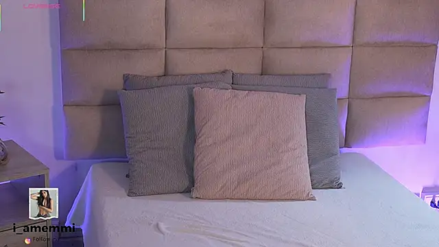 emma brooks1 online show from 10-22-25, 07:57