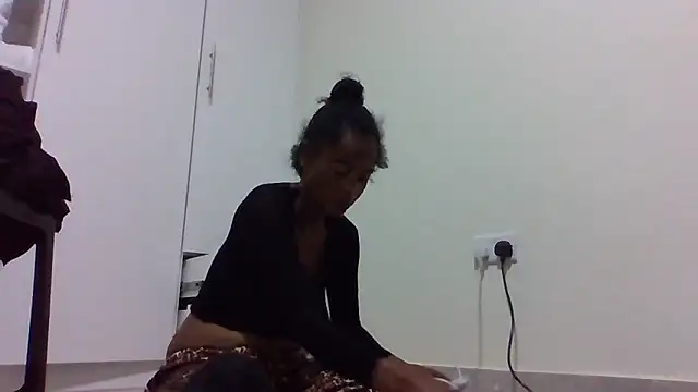 sweets 80 online show from 11-29-25, 10:13