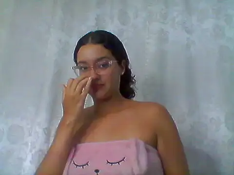 Snapshot of Oreo_111 chatting on 04-14-26, 03:01 Oreo 111 online show from 04-14-26, 03:01