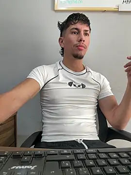Aaronfox x online show from 07-29-26, 02:37