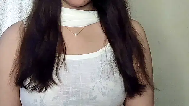 Snapshot of MIss-Naina chatting on 02-11-26, 08:30 MIss-Naina online show from 02-11-26, 08:30