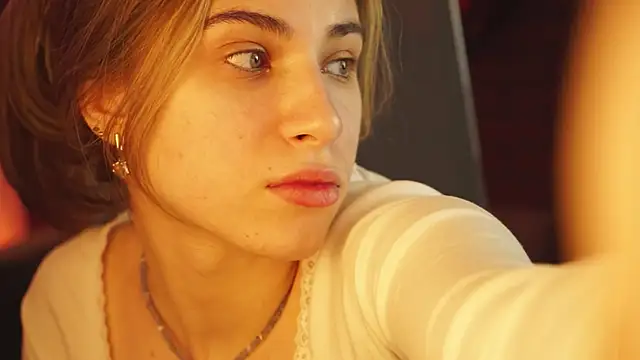 EllieCutes online show from 02-26-25, 05:20