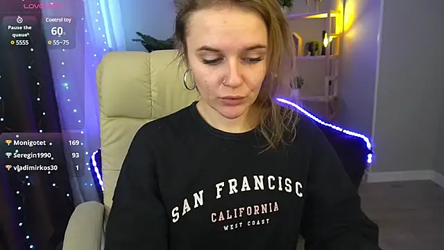 MaribelRiverr  online show from 12-26-24, 10:16