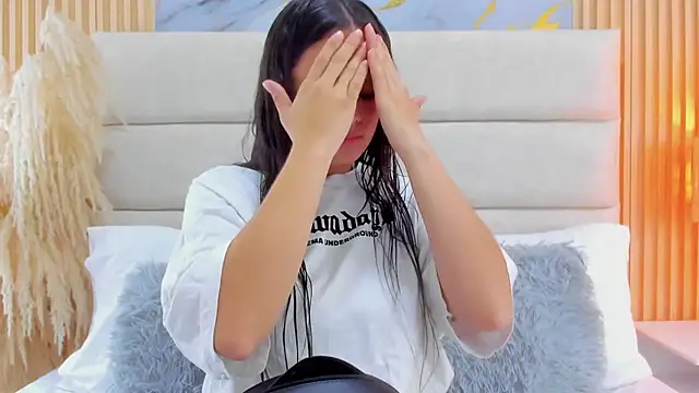 Jaslyn  Smith online show from 03-25-26, 01:39