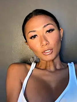 Snapshot of thai-dreamgirl chatting on 10-30-25, 11:05 thai-dreamgirl online show from 10-30-25, 11:05