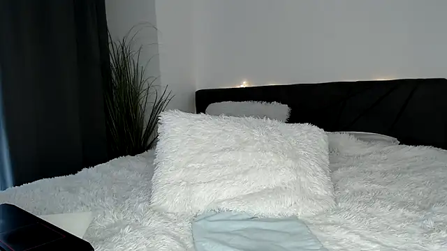 Snapshot of ElizabethAC chatting on 11-19-25, 08:14 ElizabethAC online show from 11-19-25, 08:14