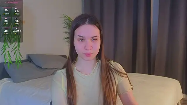 Roxie Mils online show from 12-10-24, 03:01