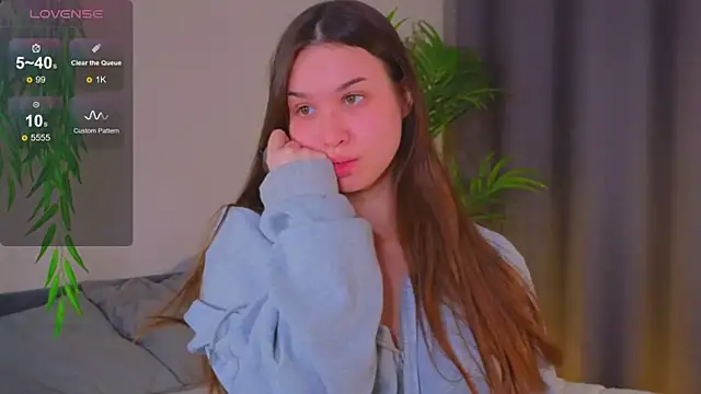 Roxie Mils online show from 01-22-25, 03:07