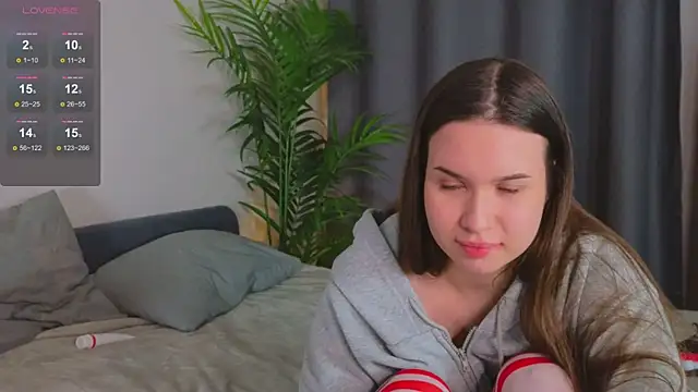 Roxie Mils online show from 02-04-25, 09:31