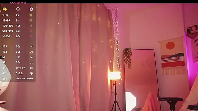 Elly Caramelly online show from 12-17-25, 08:59