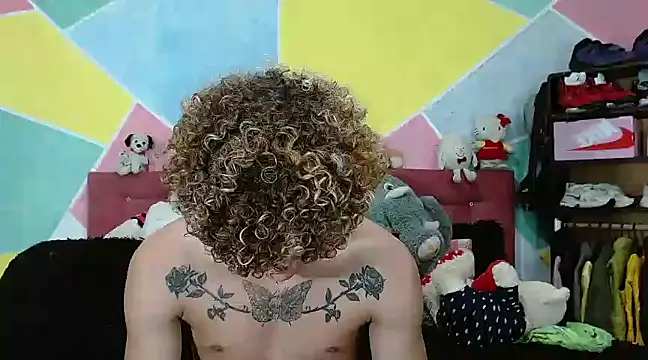 Snapshot of tylor_boy chatting on 01-07-25, 10:52 tylor boy online show from 01-07-25, 10:52