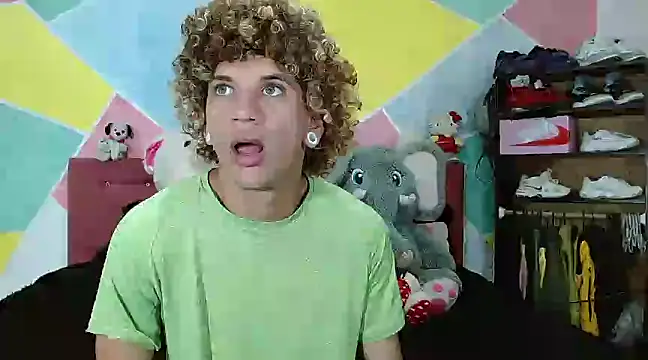 Snapshot of tylor_boy chatting on 01-08-25, 06:09 tylor boy online show from 01-08-25, 06:09