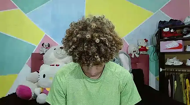 Snapshot of tylor_boy chatting on 01-09-25, 12:35 tylor boy online show from 01-09-25, 12:35