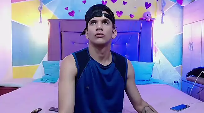 Snapshot of tylor_boy chatting on 03-19-25, 03:41 tylor boy online show from 03-19-25, 03:41