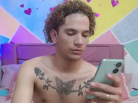 Snapshot of tylor_boy chatting on 09-11-25, 04:45 tylor boy online show from 09-11-25, 04:45