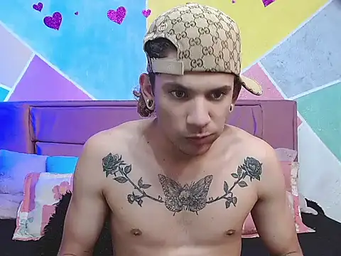 Snapshot of tylor_boy chatting on 10-05-25, 04:11 tylor boy online show from 10-05-25, 04:11