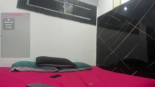 Snapshot of Analiasmith89 chatting on 12-21-25, 03:35 Analiasmith89 online show from 12-21-25, 03:35