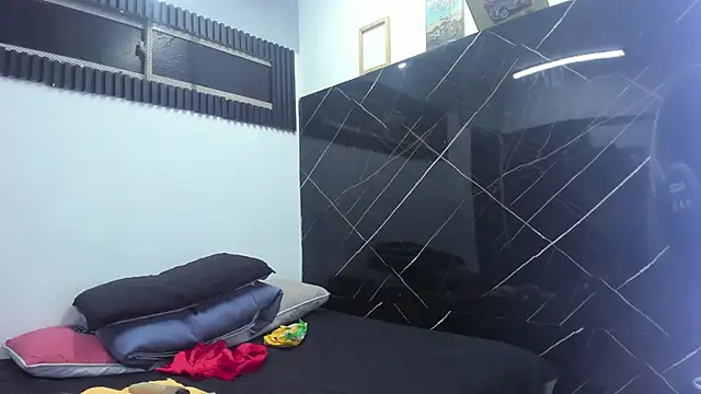 Snapshot of Analiasmith89 chatting on 01-18-26, 04:27 Analiasmith89 online show from 01-18-26, 04:27