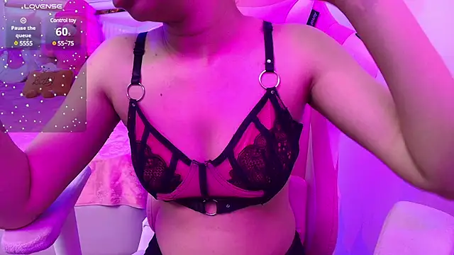 Snapshot of YourKusu chatting on 02-17-25, 01:10 YourKusu online show from 02-17-25, 01:10