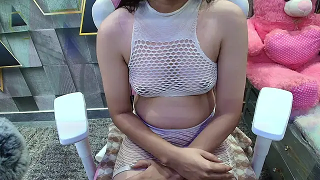 Snapshot of YourKusu chatting on 10-09-25, 11:03 YourKusu online show from 10-09-25, 11:03