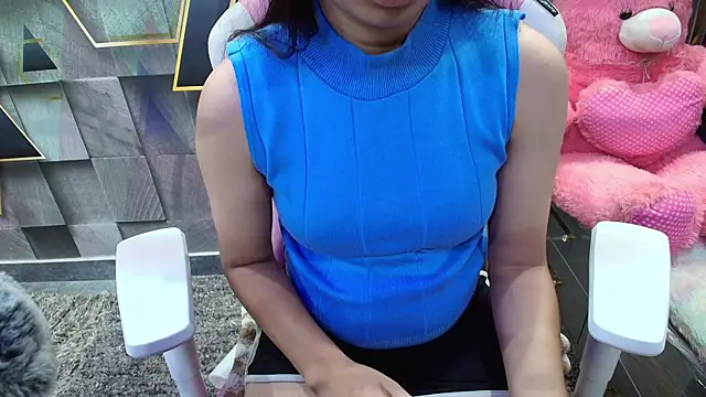 Snapshot of YourKusu chatting on 10-10-25, 11:09 YourKusu online show from 10-10-25, 11:09