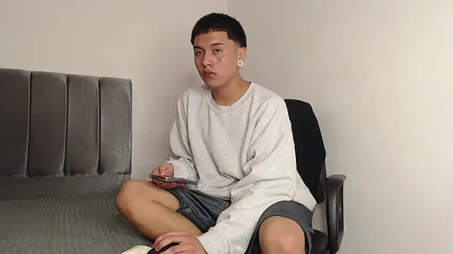 alex-lover online show from 02-07-25, 04:48