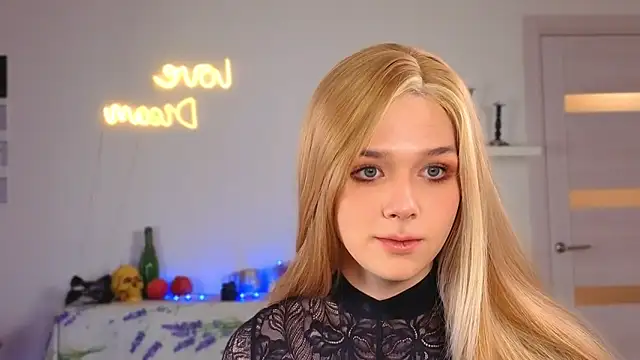  yourFoxy  online show from 11-03-25, 04:41