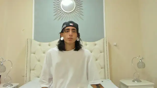 Matthew Dixonn online show from 12-13-24, 03:27