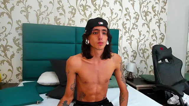 Matthew Dixonn online show from 12-30-24, 06:31