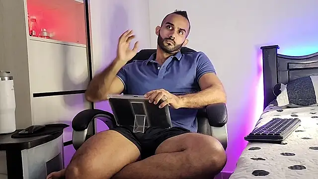 Snapshot of orion1993 chatting on 12-13-24, 02:05 orion1993 online show from 12-13-24, 02:05