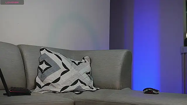 Snapshot of orion1993 chatting on 09-18-25, 11:51 orion1993 online show from 09-18-25, 11:51