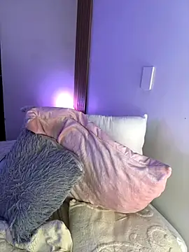 Mae Henao9 online show from 10-23-25, 08:02