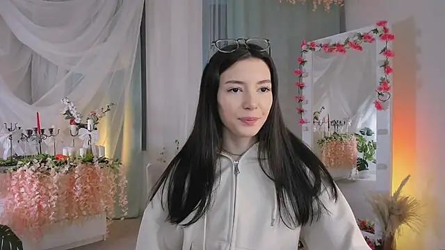 Julietta Romanis online show from 02-24-25, 09:09