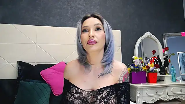 IssaSmith online show from 03-10-25, 08:37