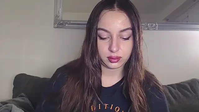 courtneyPerfect online show from 12-18-24, 07:47