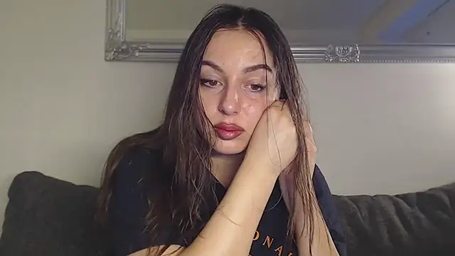 courtneyPerfect online show from 12-18-24, 10:51