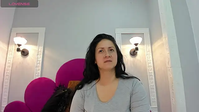 Snapshot of Ambber_moon chatting on 02-27-25, 03:36 Ambber moon online show from 02-27-25, 03:36