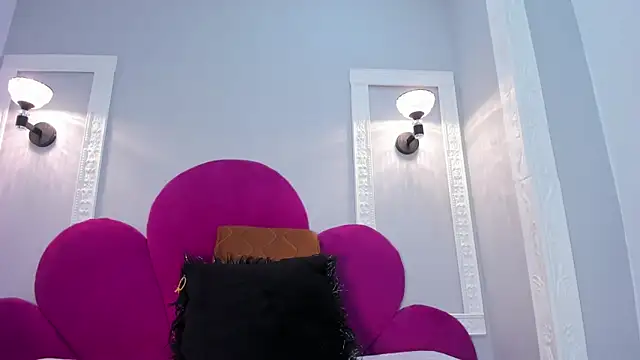 Snapshot of Ambber_moon chatting on 03-19-25, 09:49 Ambber moon online show from 03-19-25, 09:49