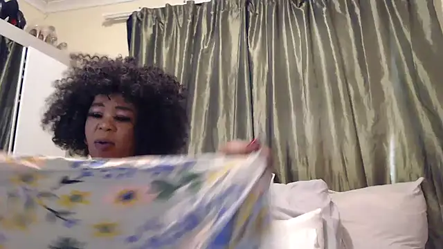 Foxybrownxx1 online show from 09-29-25, 08:52