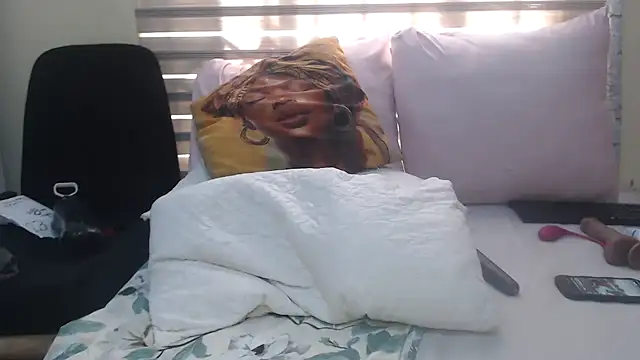 Foxybrownxx1 online show from 07-14-26, 10:21