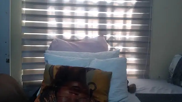 Foxybrownxx1 online show from 07-19-26, 06:50