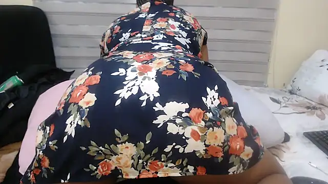 Foxybrownxx1 online show from 07-21-26, 04:09