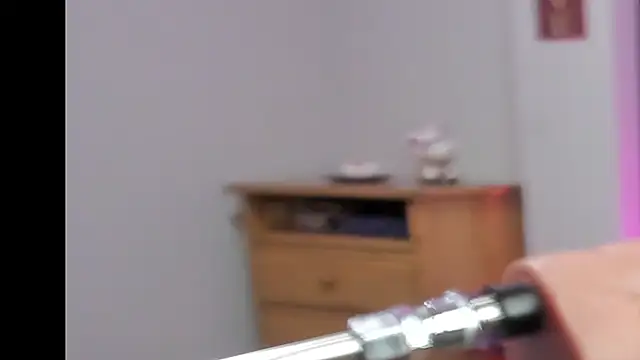 Sexy cristall  online show from 10-06-25, 10:40