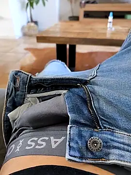 Snapshot of Kevoon991 chatting on 03-04-25, 11:19 Kevoon991 online show from 03-04-25, 11:19