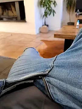 Snapshot of Kevoon991 chatting on 03-04-25, 03:26 Kevoon991 online show from 03-04-25, 03:26